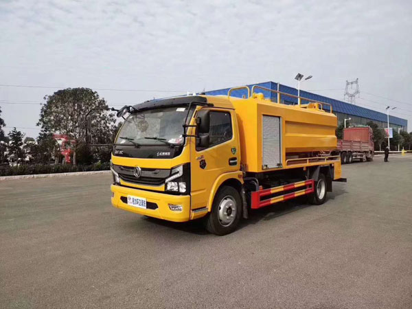 國(guó)六東風(fēng)多利卡6方清洗吸污車(chē)