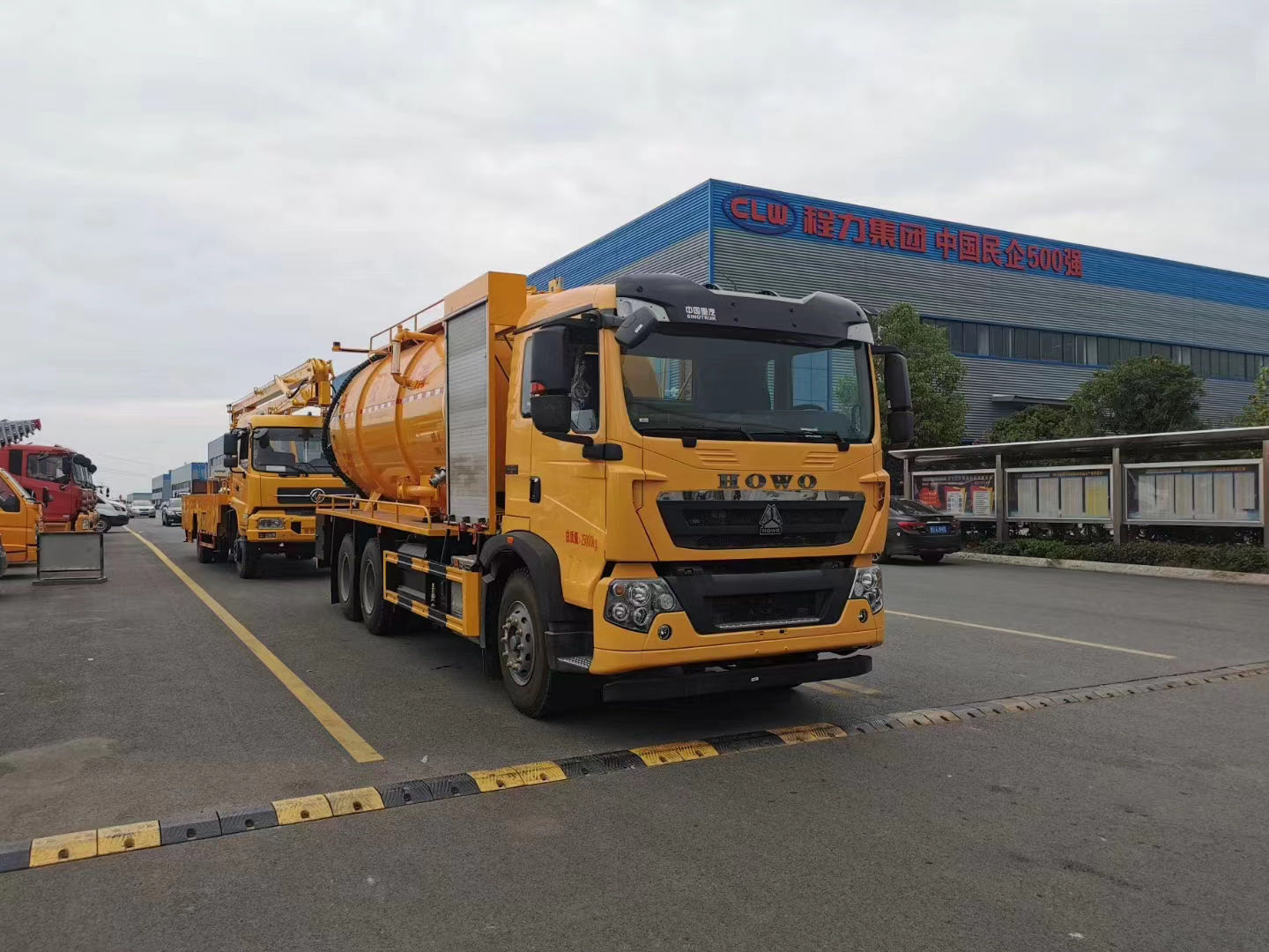 頂配版跑分出爐：重汽豪沃后八輪清洗吸污車(chē)
