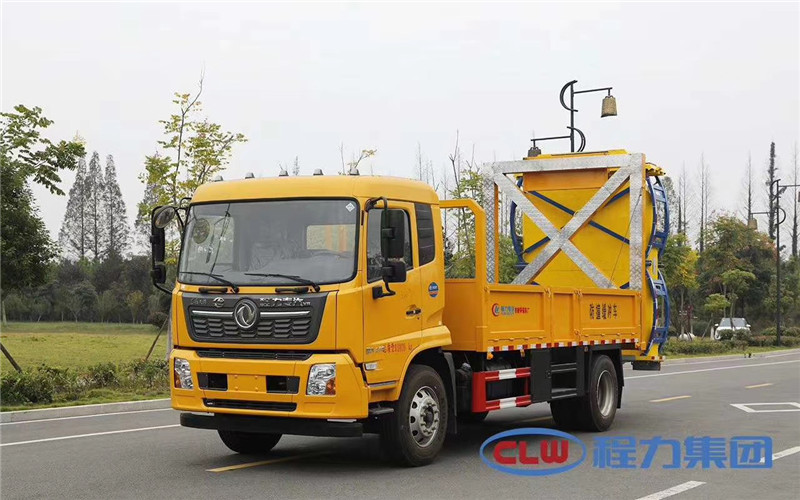 高速公路專(zhuān)用東風(fēng)天錦防撞緩沖車(chē)